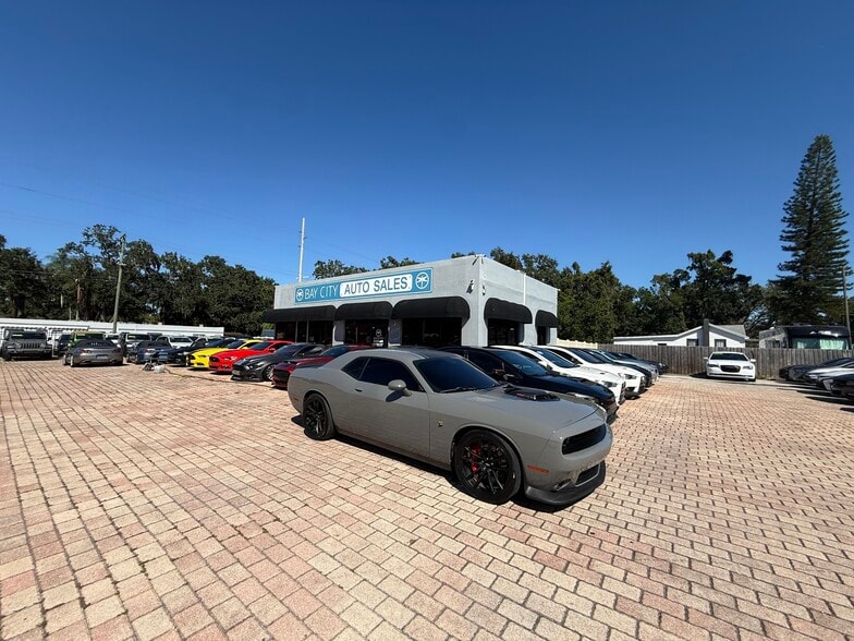 More Photos Of 13001 N Florida Ave, Tampa General Retail For Lease