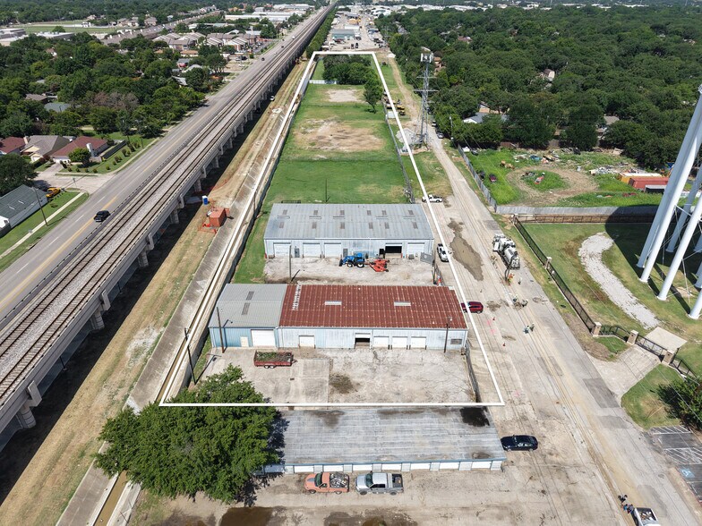 More Photos Of 2432-2440 Parkside Ave, Irving Warehouse For Lease