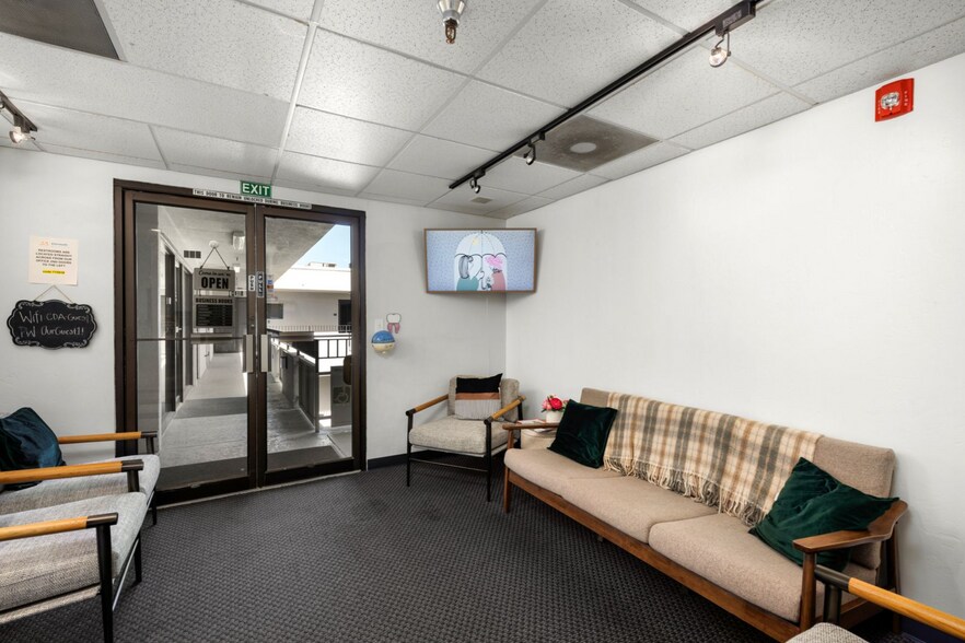 More Photos Of 1001 B Ave, Coronado Medical For Lease