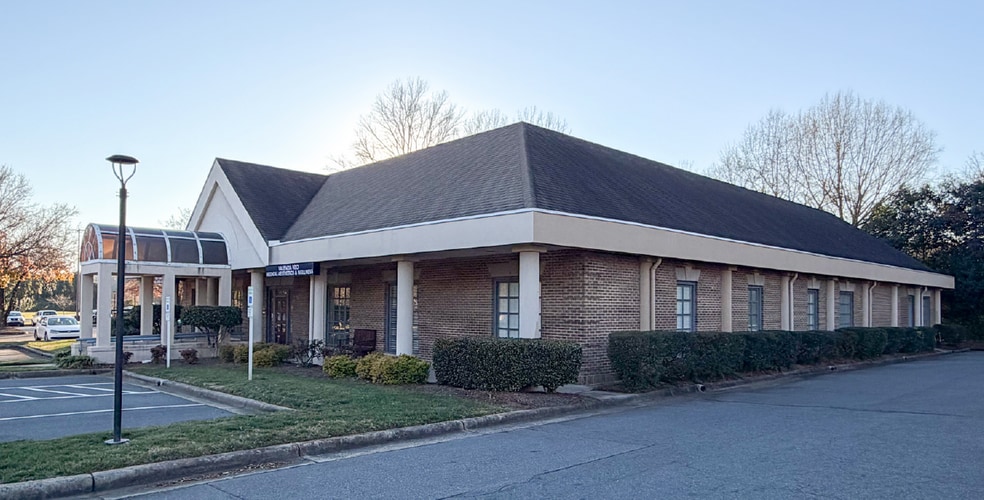 More Photos Of 2620 E 7th St, Charlotte Medical For Sale