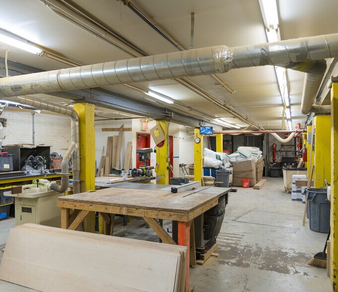 More Photos Of 1891 Park Ave, New York Manufacturing For Sale