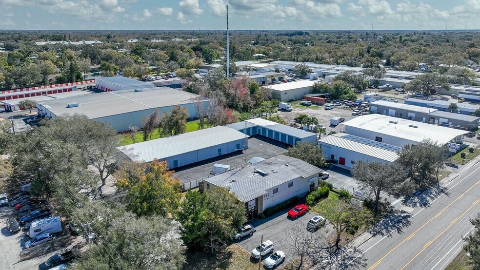 More Photos Of 3945 Sawyer Rd, Sarasota Self Storage For Sale