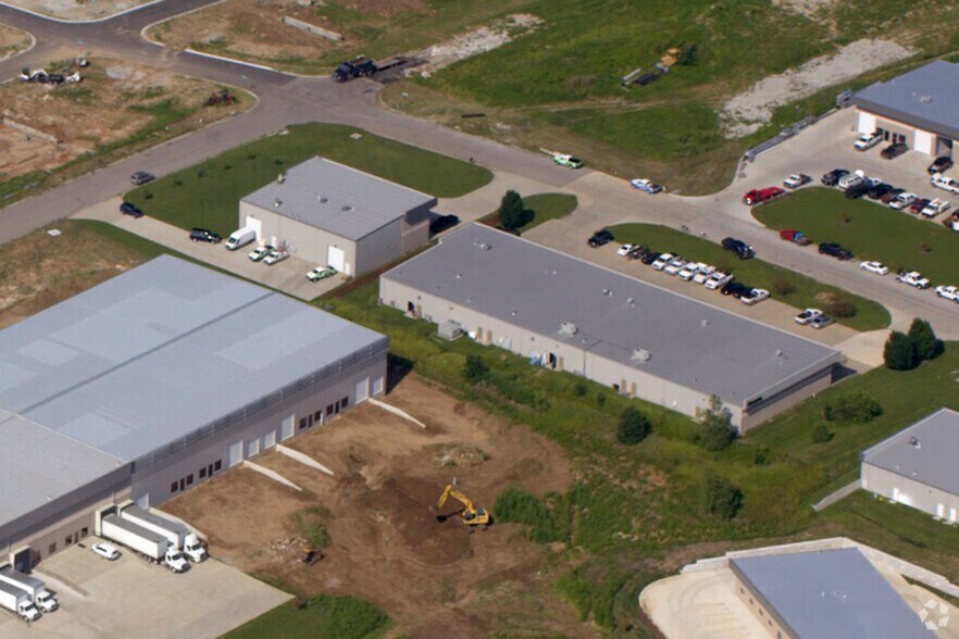 More Photos Of 1201-1221 NW Pamela Blvd, Grain Valley Warehouse For Lease