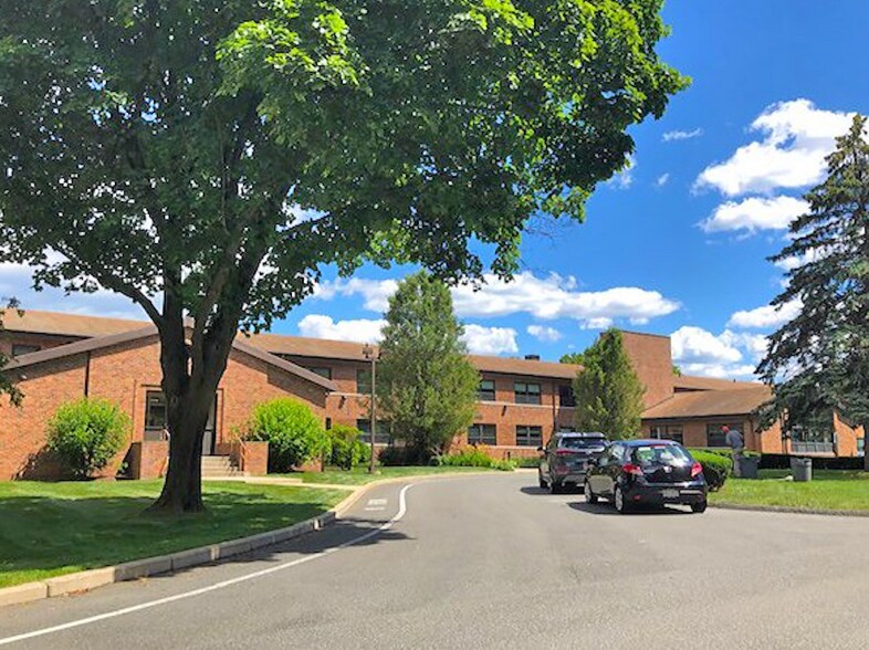 More Photos Of 200 Hillside Cir, West Springfield Medical For Lease