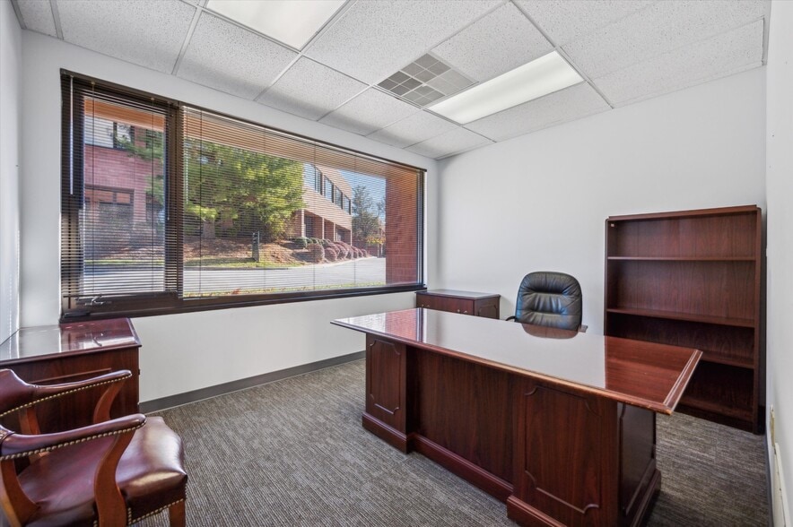 More Photos Of 486 Norristown Rd, Blue Bell Office For Lease