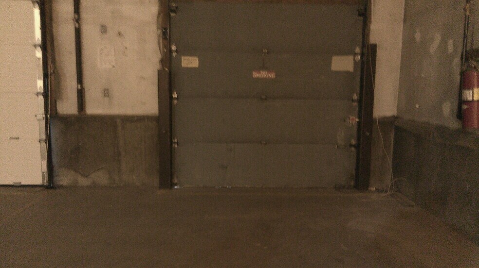 More Photos Of 934 Elizabeth St, Fairbanks Office For Lease
