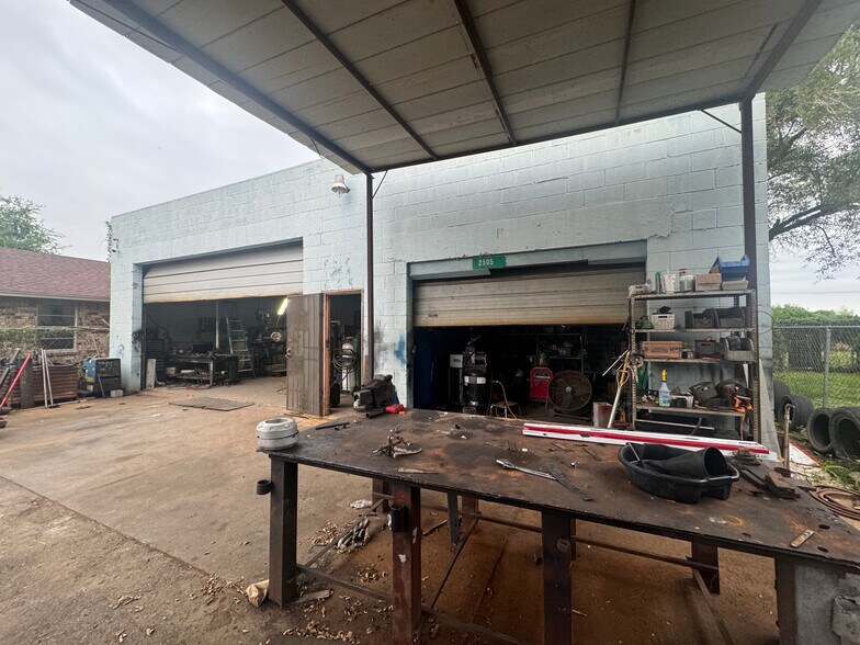 More Photos Of 2505 N Bridge Ave, Weslaco Service For Sale