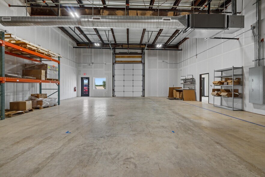 More Photos Of 2020 N Bell Blvd, Cedar Park Unknown For Lease