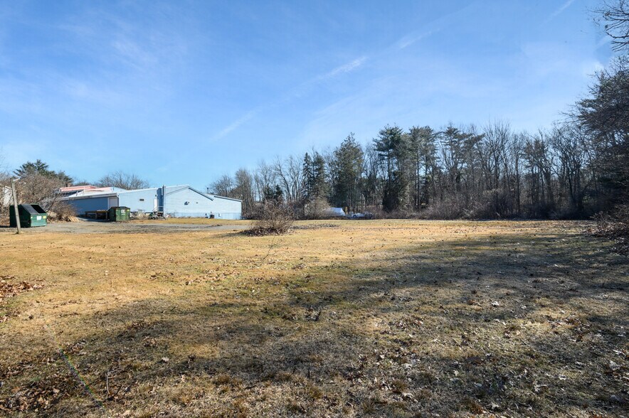 More Photos Of 34 Lafayette Rd, Hampton Falls Freestanding For Sale