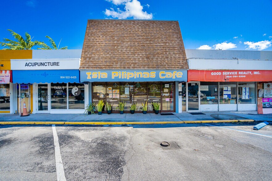 More Photos Of 1083 SE 17th St, Fort Lauderdale Convenience Store For Sale