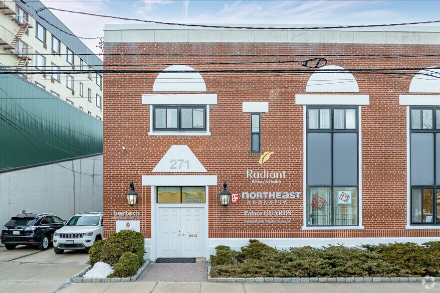 More Photos Of 271 Main St, Eastchester Light Distribution For Lease