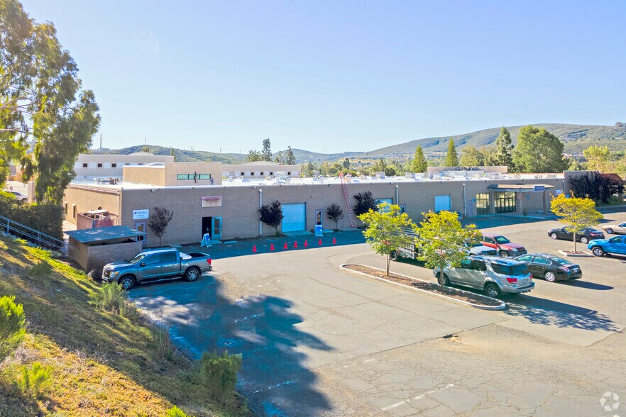 More Photos Of 1740 La Costa Meadows Dr, San Marcos Showroom For Lease