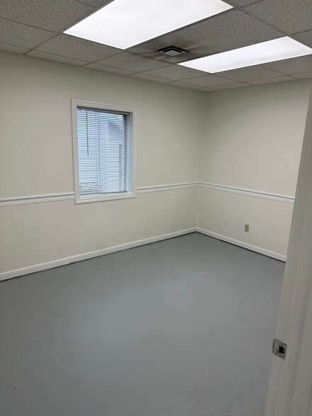 More Photos Of 570 Reynoldsburg New Albany Rd, Blacklick Light Distribution For Lease