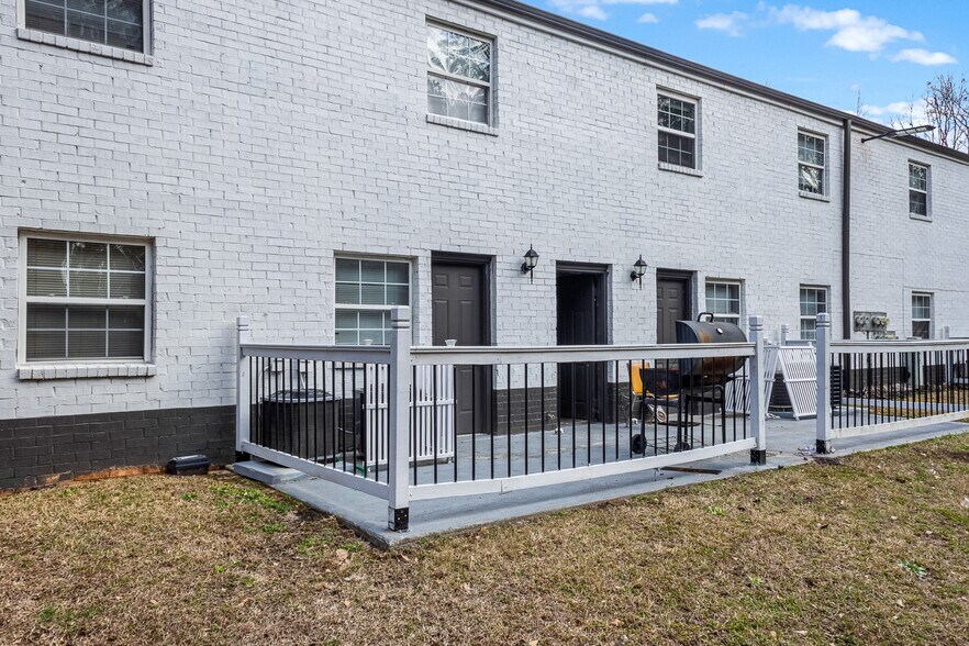 More Photos Of 1204-1216 Lakeview Dr NW, Conyers Multifamily For Sale