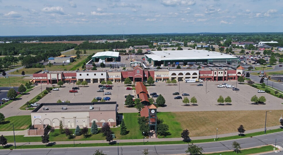 More Photos Of 3012-3066 Village Park Dr, Plover Freestanding For Lease