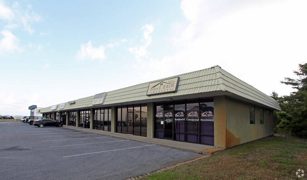 More Photos Of 1209 Airport Rd, Destin General Retail For Lease