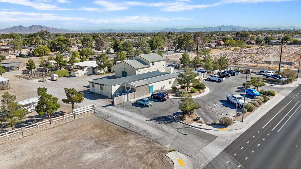 Primary Photo Of 5000-5010 N Jones Blvd, Las Vegas Veterinarian Kennel For Sale