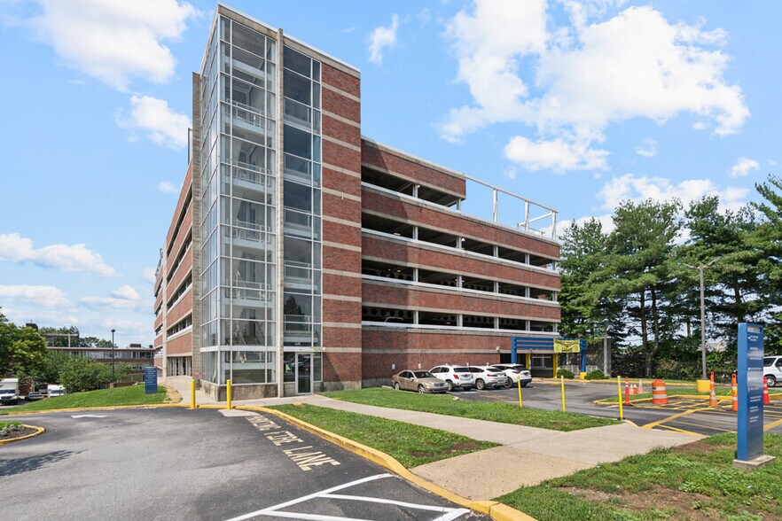 More Photos Of 3300 Henry Ave, Philadelphia Unknown For Lease