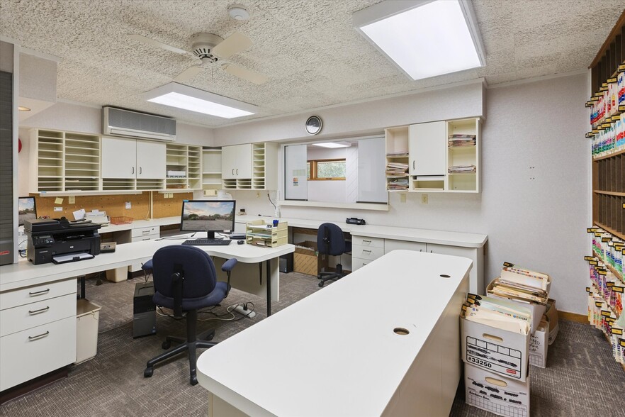 More Photos Of 1003 Mulholland St, Bay City Office For Sale