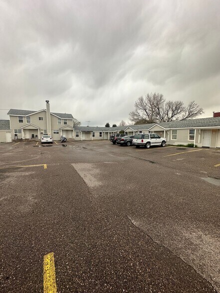 Primary Photo Of 4719 Yellowstone Ave, Chubbuck Apartments For Sale