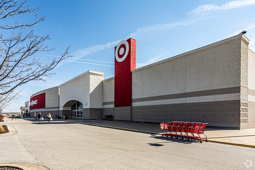 More Photos Of 901-1201 W 136th St, Kansas City Unknown For Lease