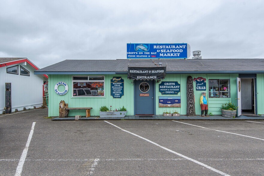 More Photos Of 142 Bay Front Loop, Winchester Bay General Retail For Sale