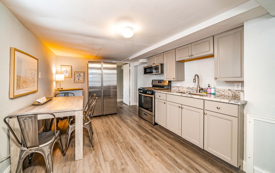 More Photos Of 617 E 8th St, Ocean City Hotel For Sale