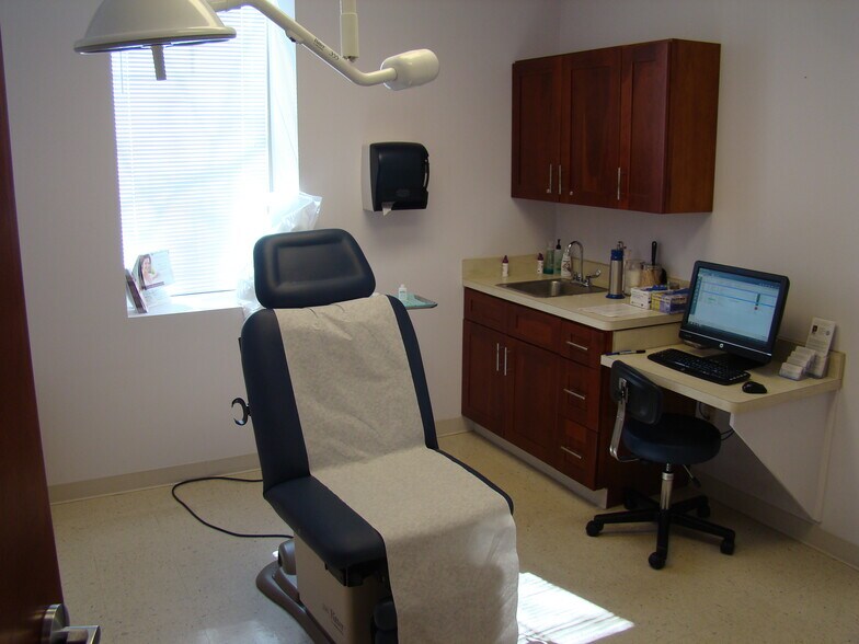 More Photos Of 32875 Solon Rd, Solon Medical For Lease
