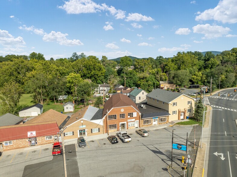 More Photos Of 111 Water St, Front Royal Loft Creative Space For Lease