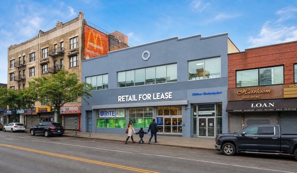 Primary Photo Of 960 Southern Blvd, Bronx Storefront For Lease