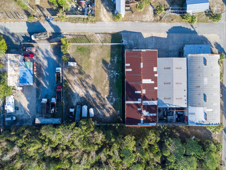 More Photos Of 414 W 8th St, Panama City Distribution For Lease