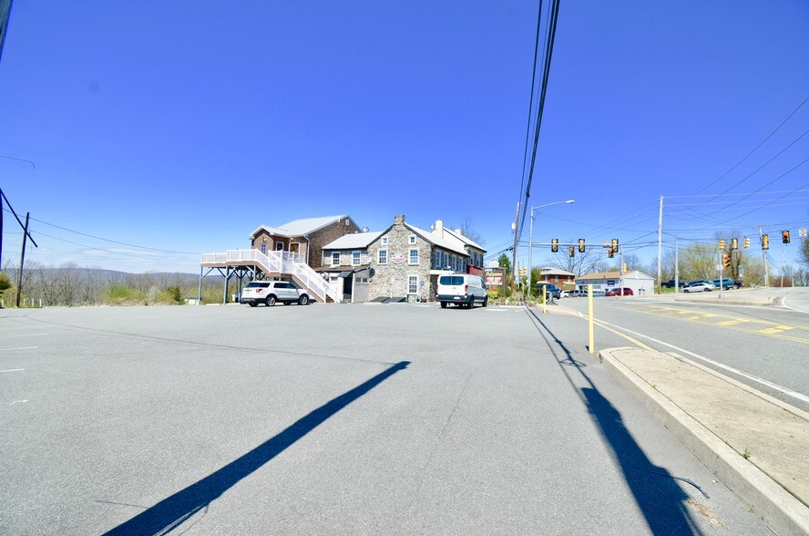 More Photos Of 1495 Farmington Ave, Pottstown General Retail For Sale