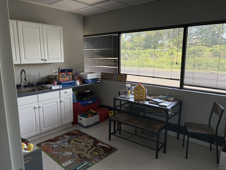 More Photos Of 7 E Frederick Pl, Cedar Knolls Office For Lease