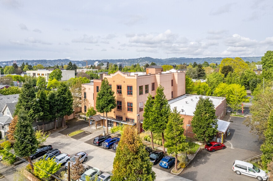 More Photos Of 3934 NE Martin Luther King Jr Blvd, Portland Office For Lease