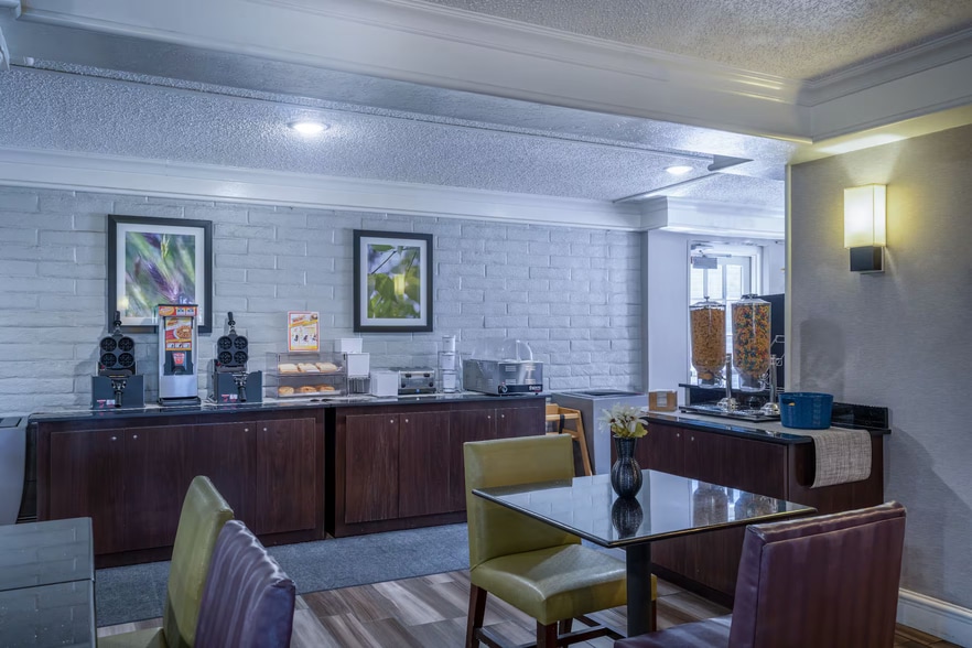 More Photos Of 4604 Madison Ave, Sacramento Hotel For Sale