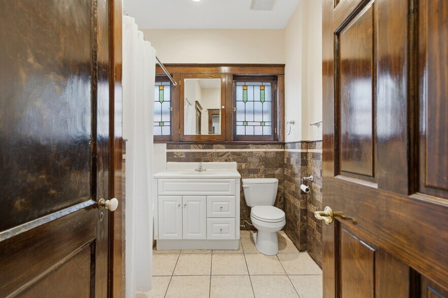 More Photos Of 5921 S Kingshighway Blvd, Saint Louis Multifamily For Sale