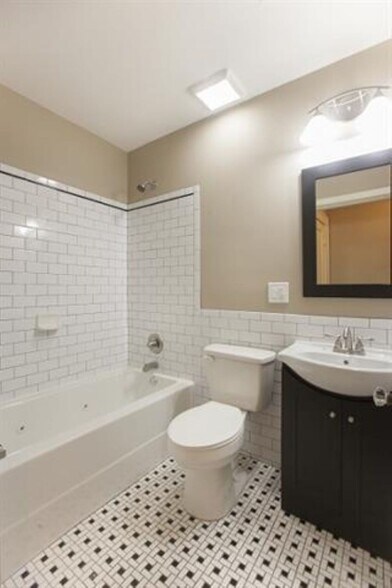 More Photos Of 23 S McLean Blvd, Memphis Apartments For Sale