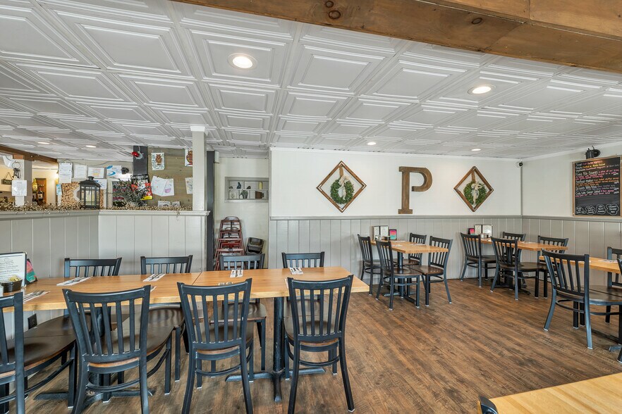 More Photos Of 40 Main St, Goffstown Restaurant For Sale