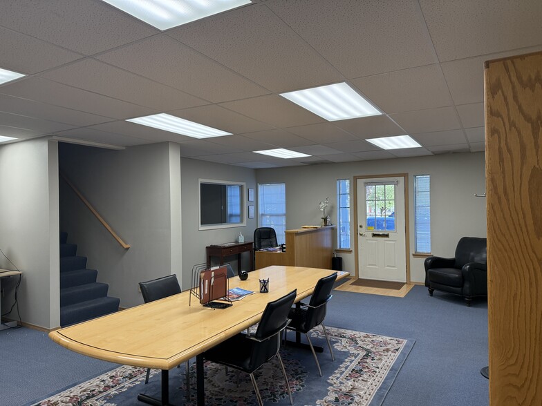 More Photos Of 1919 N Pearl St, Tacoma Office For Sale
