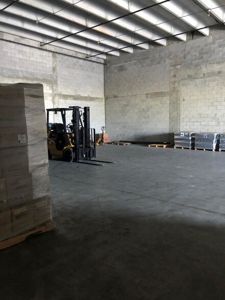 More Photos Of 6709 NW 84th Ave, Doral Light Distribution For Lease