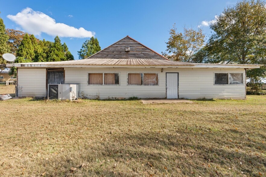 More Photos Of 607 Butts Mill Rd, Pine Mountain General Retail For Sale