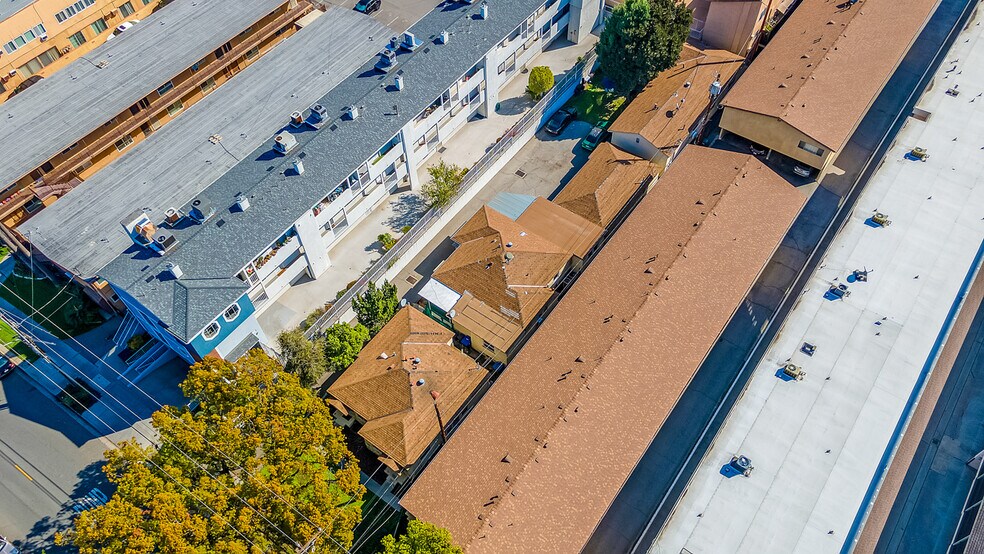 More Photos Of 1700 Grismer Ave, Burbank Apartments For Sale