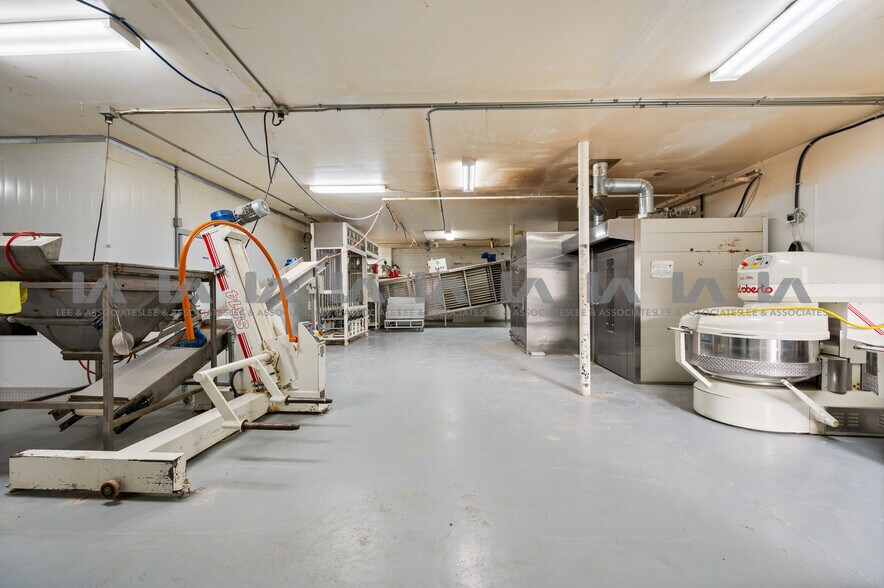 More Photos Of 2727 Dixon St, Port Coquitlam Industrial For Sale