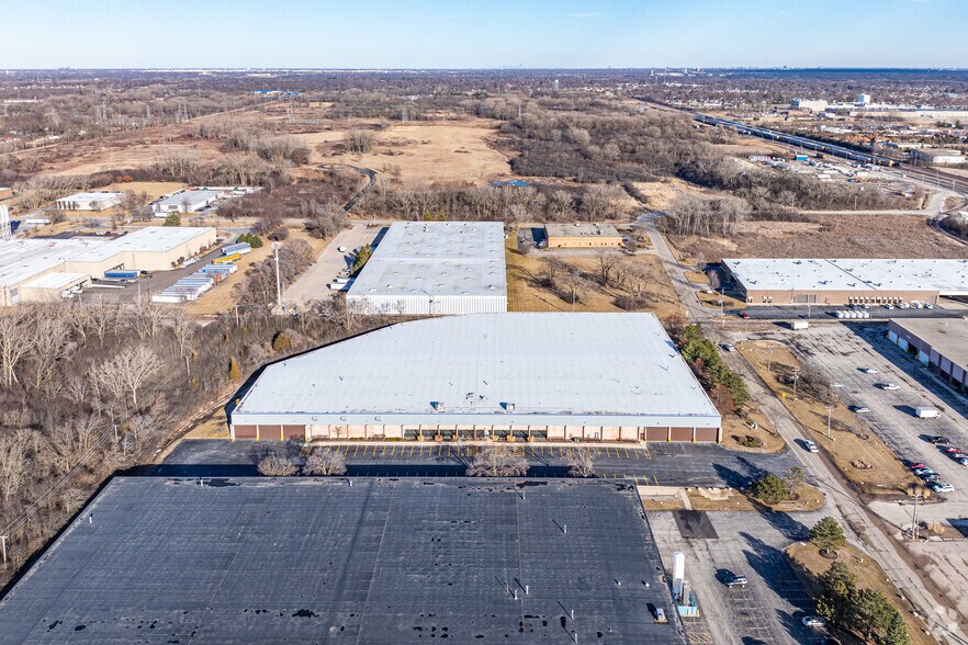 More Photos Of 1645 Downs Dr, West Chicago Distribution For Lease