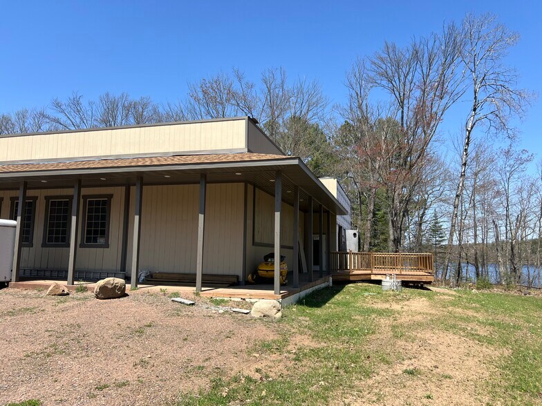 More Photos Of 11706 N Eaton Rd, Hayward Bar For Sale