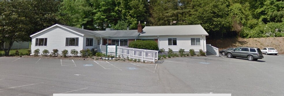 Primary Photo Of 496 Altapass Hwy, Spruce Pine Office For Lease