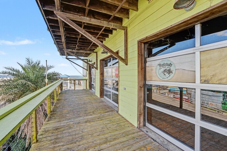 More Photos Of 113 S Beach Blvd, Bay Saint Louis Restaurant For Sale