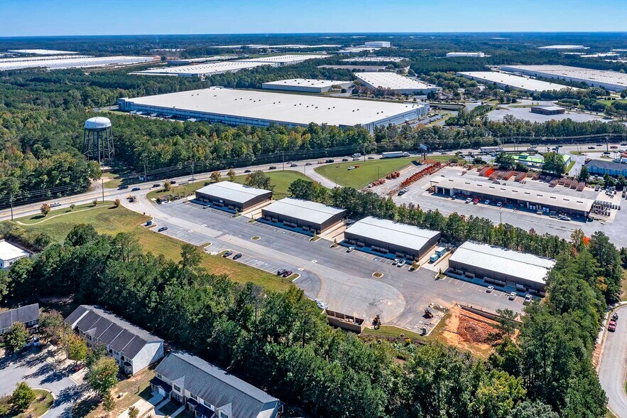 More Photos Of 200 Charles Ct, McDonough Warehouse For Lease