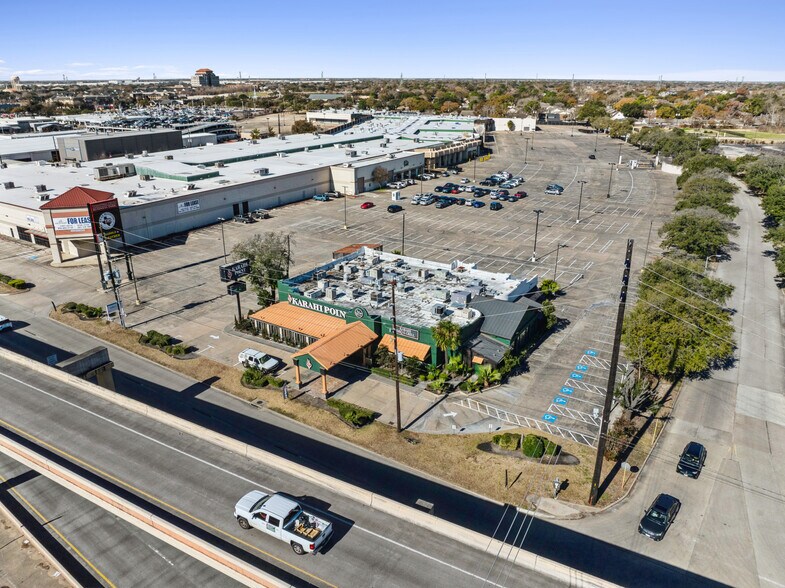 More Photos Of 12000 Southwest Freeway, Stafford Restaurant For Sale