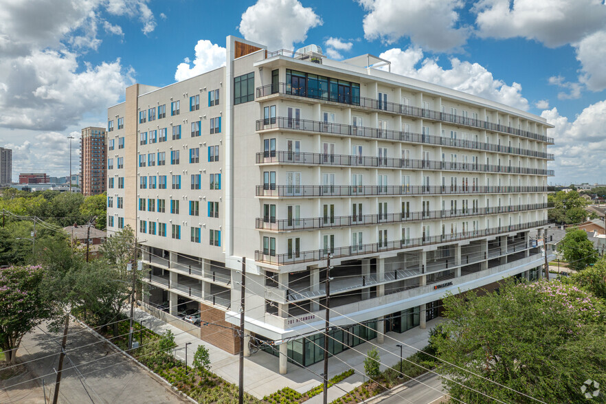 Primary Photo Of 713 Richmond Ave, Houston Apartments For Lease